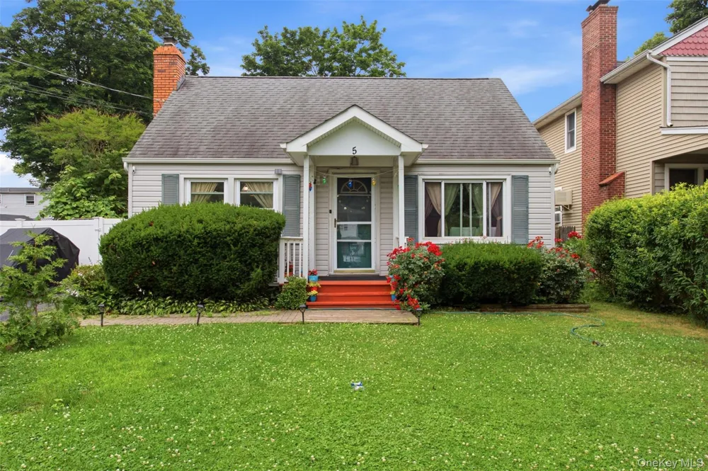 5 Putnam Place Huntington Station, NY 11746