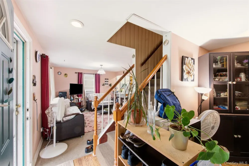 5 Putnam Place Huntington Station, NY 11746