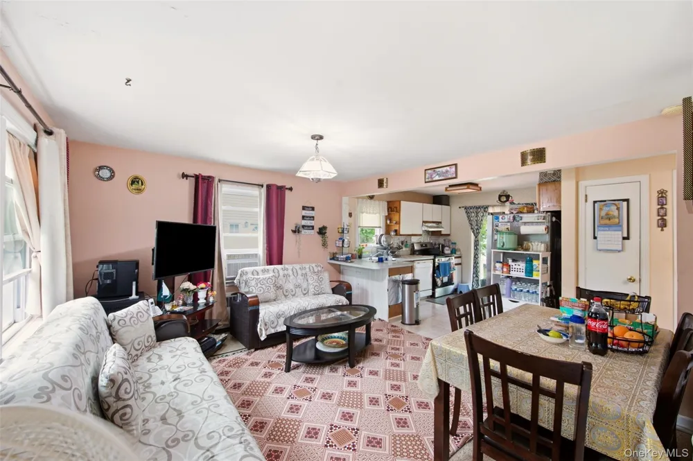 5 Putnam Place Huntington Station, NY 11746