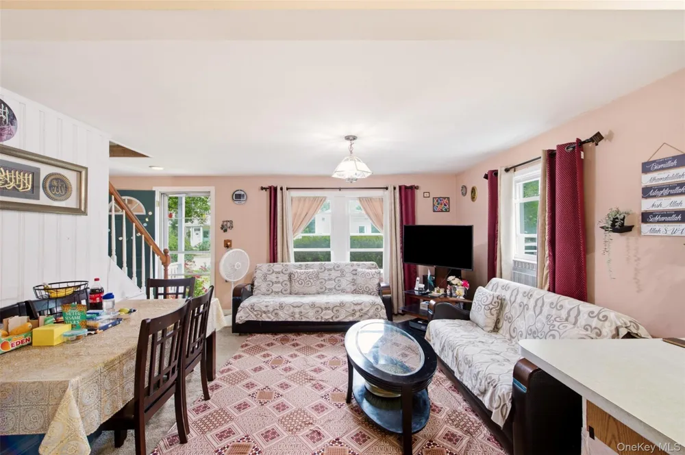 5 Putnam Place Huntington Station, NY 11746
