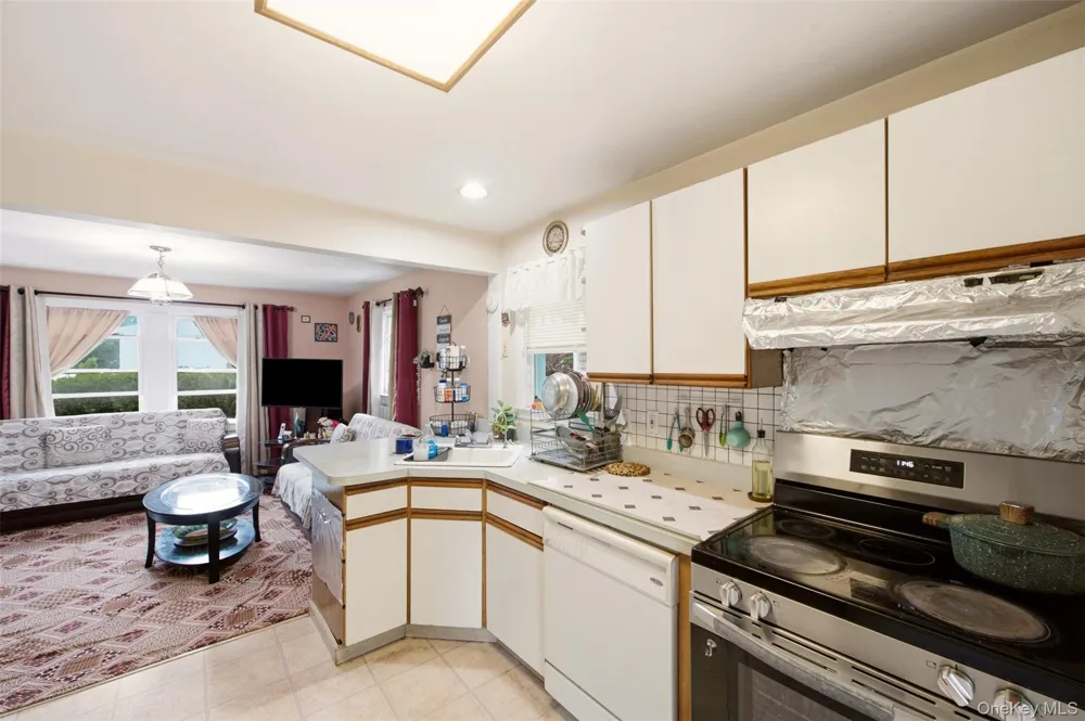 5 Putnam Place Huntington Station, NY 11746