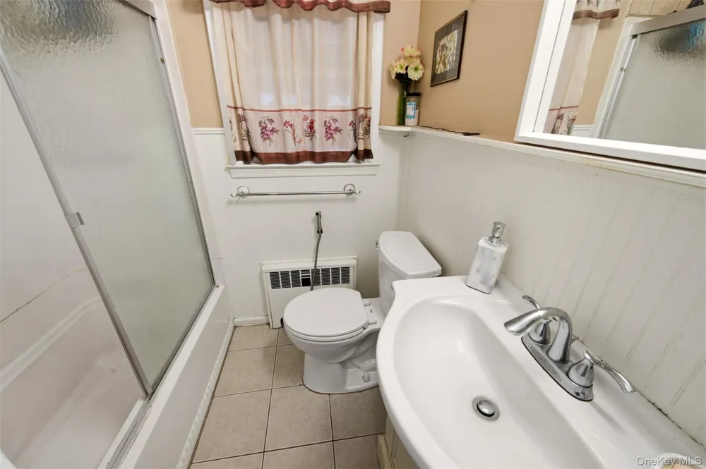 5 Putnam Place Huntington Station, NY 11746