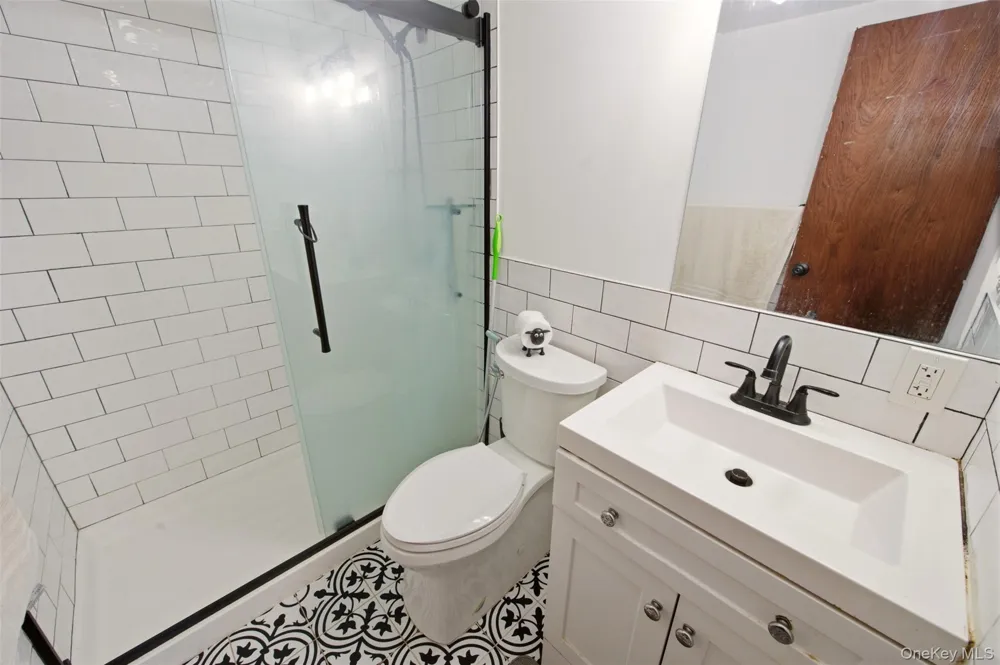 5 Putnam Place Huntington Station, NY 11746
