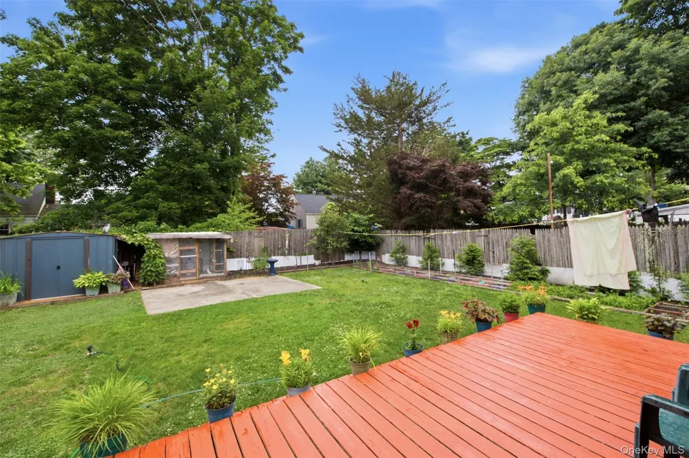 5 Putnam Place Huntington Station, NY 11746