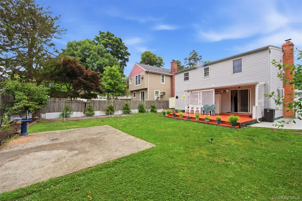 5 Putnam Place Huntington Station, NY 11746