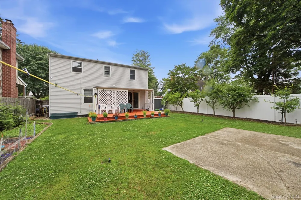 5 Putnam Place Huntington Station, NY 11746