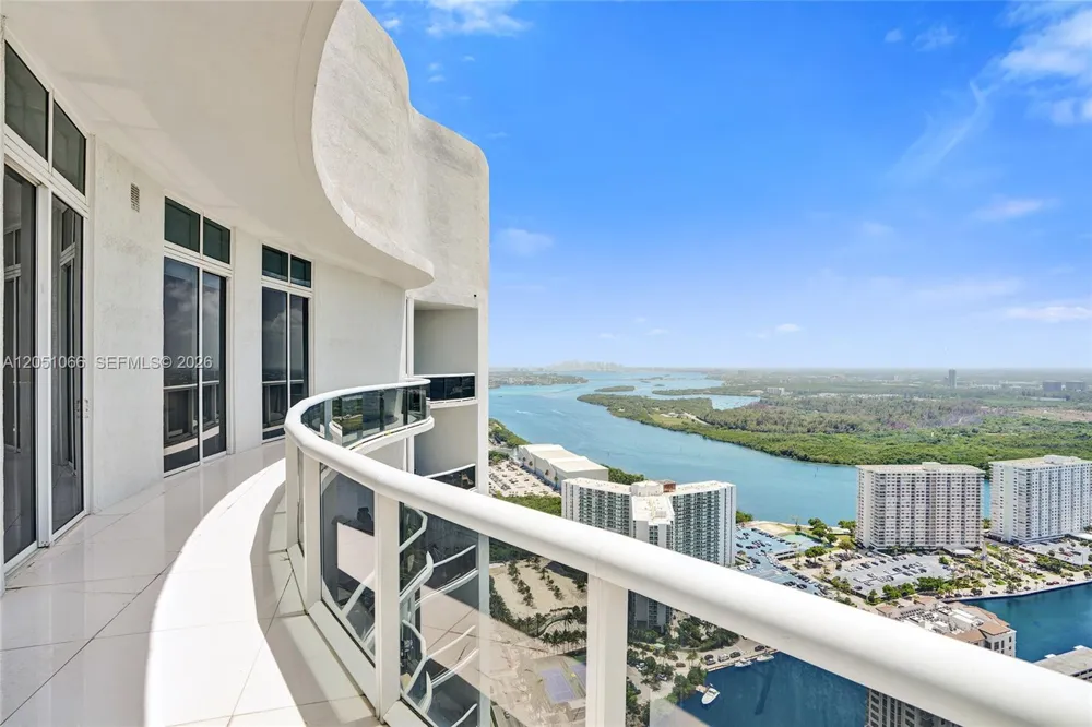16001 Collins Ave #4305 Sunny Isles Beach, FL 33160
