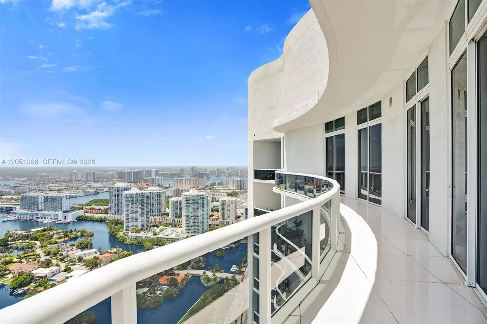 16001 Collins Ave #4305 Sunny Isles Beach, FL 33160
