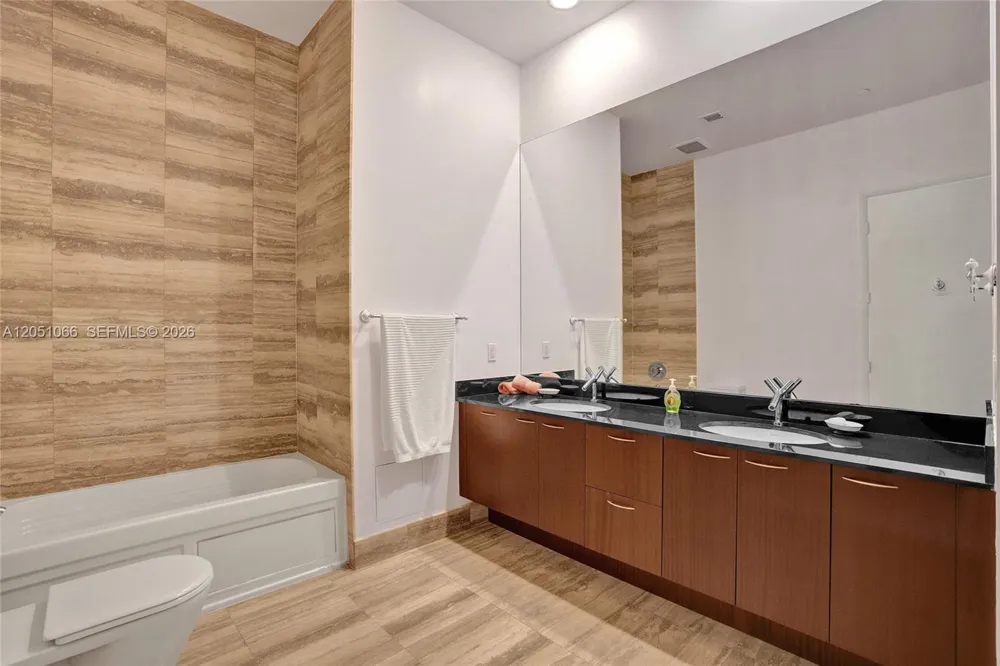 16001 Collins Ave #4305 Sunny Isles Beach, FL 33160