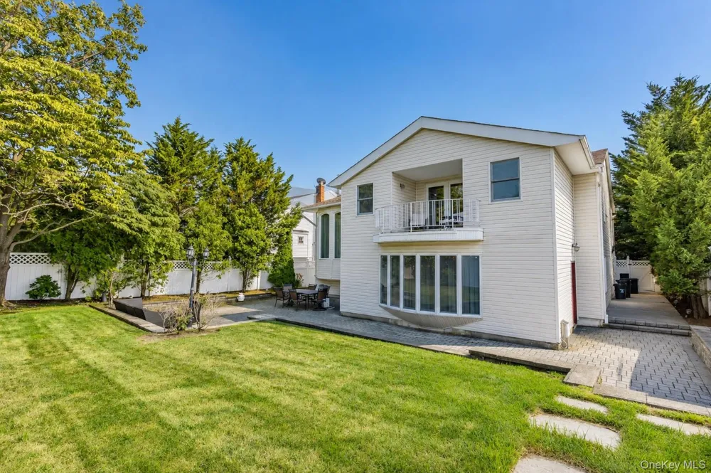 3153 Lee Place Bellmore, NY 11710