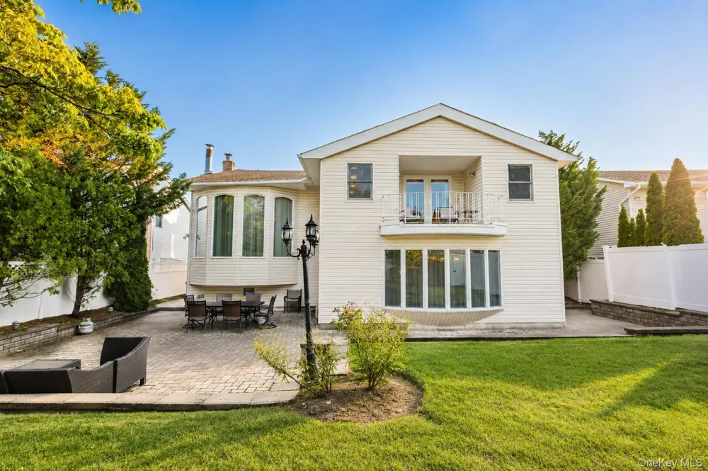 3153 Lee Place Bellmore, NY 11710