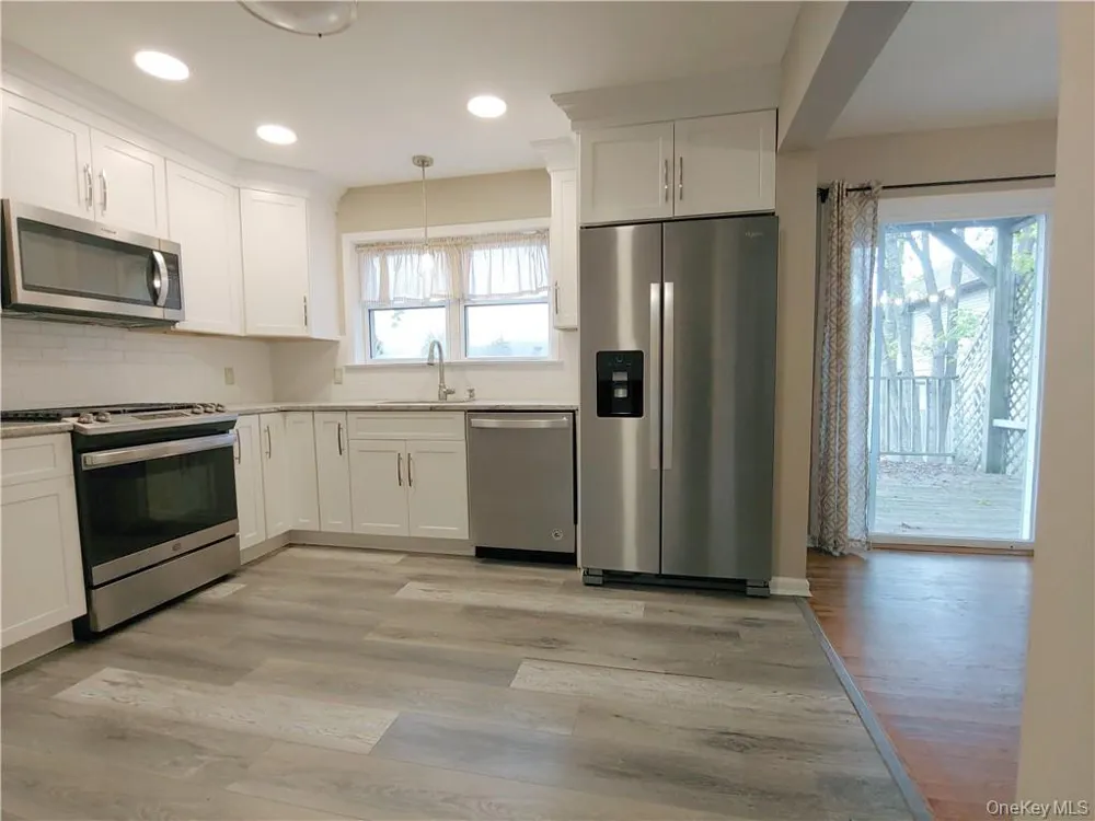 3 Teneyck Avenue #B Greenwood Lake, NY 10925