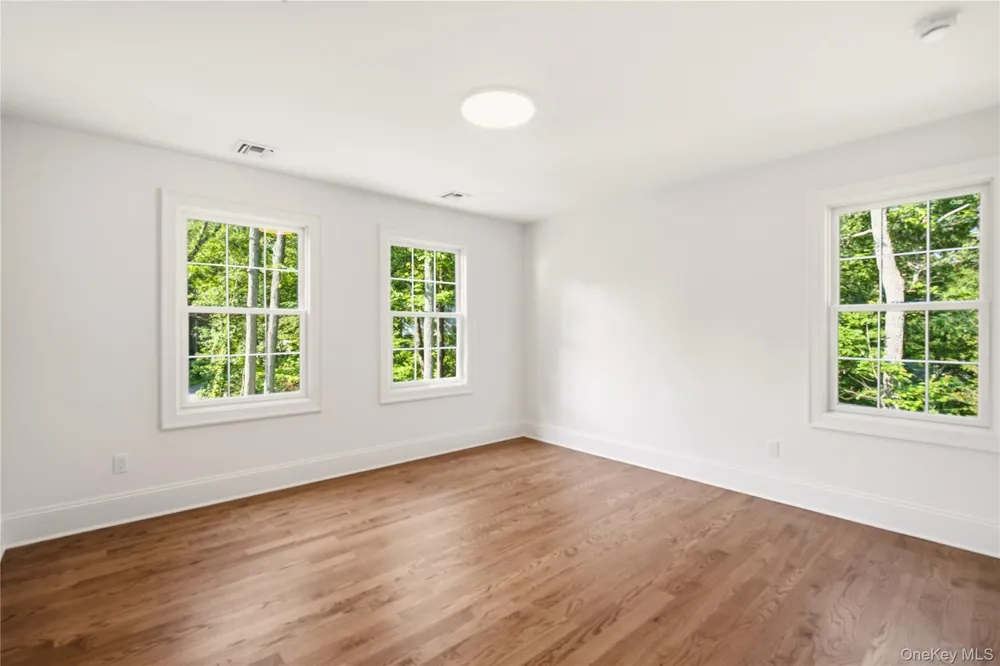 5 Glen Way Cold Spring Harbor, NY 11724