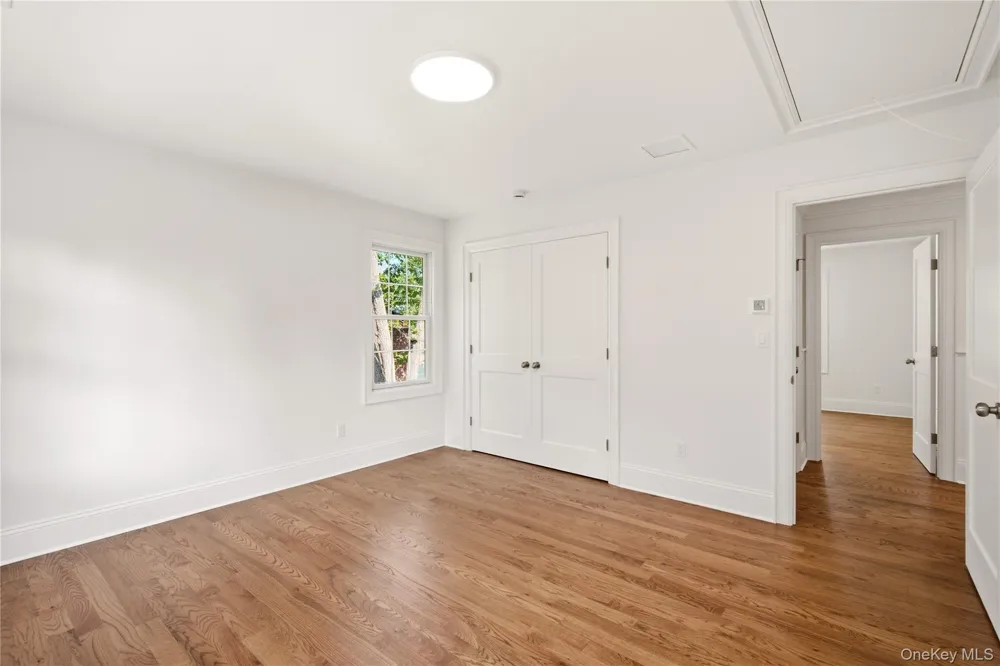 5 Glen Way Cold Spring Harbor, NY 11724