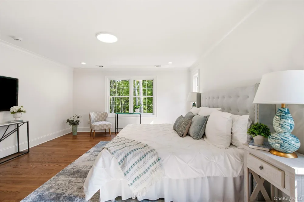 5 Glen Way Cold Spring Harbor, NY 11724