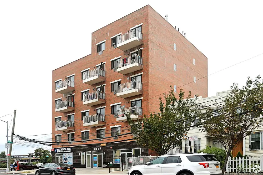 64-05 Woodside Avenue #4E Woodside, NY 11377