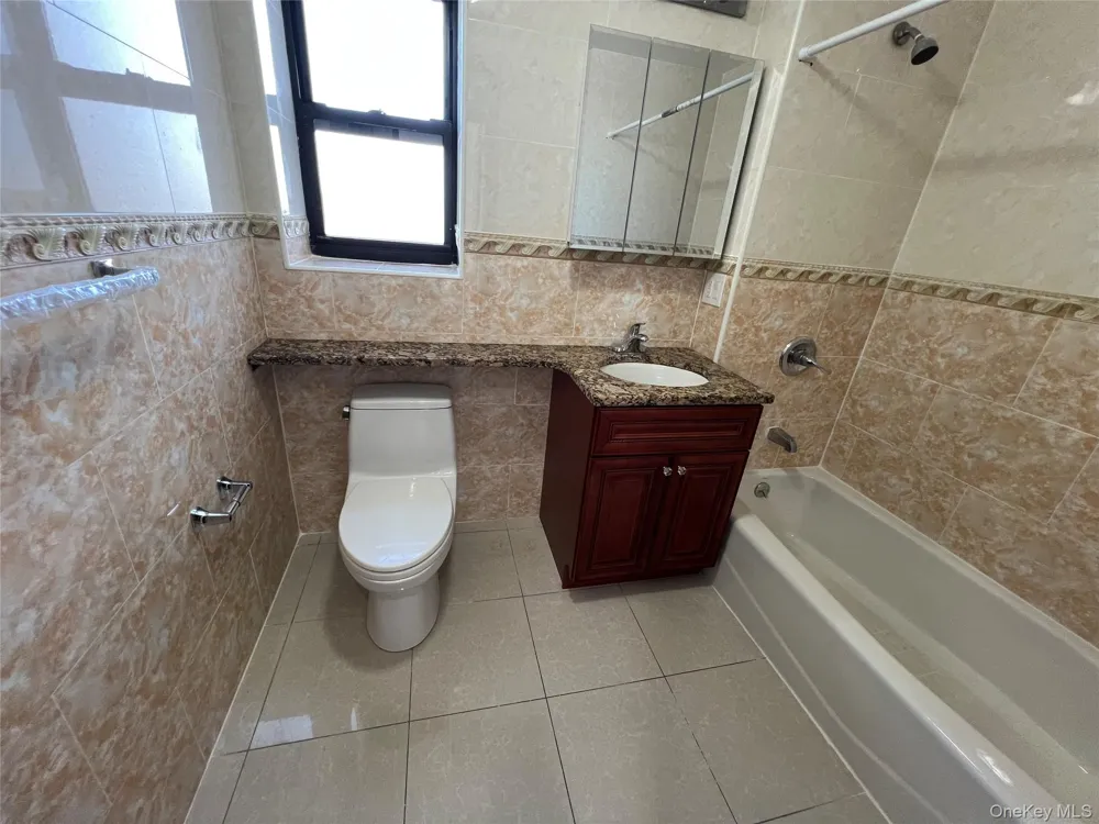 64-05 Woodside Avenue #4E Woodside, NY 11377