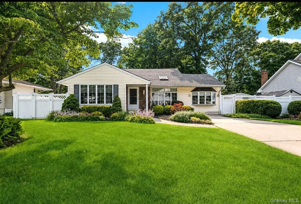 12 Larry Road Selden, NY 11784