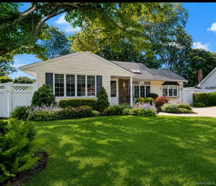 12 Larry Road Selden, NY 11784