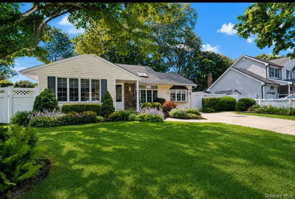 12 Larry Road Selden, NY 11784