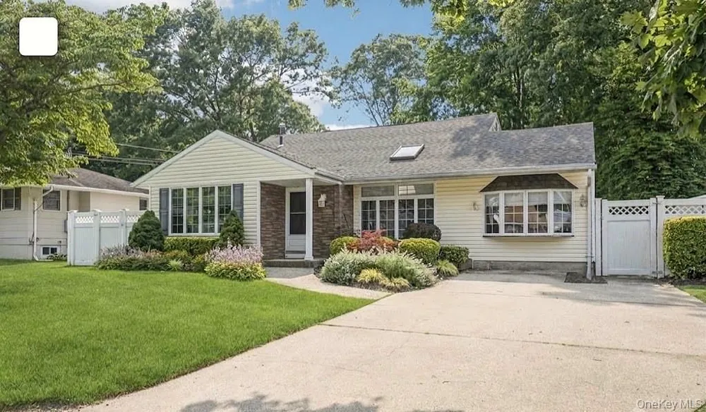 12 Larry Road Selden, NY 11784