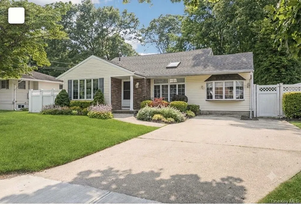 12 Larry Road Selden, NY 11784