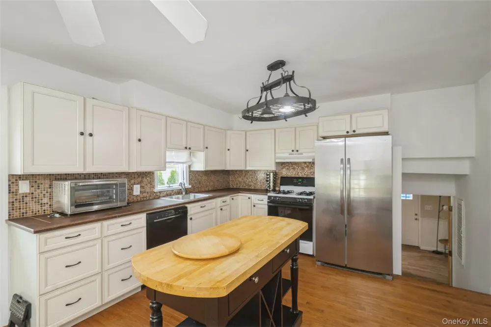 12 Larry Road Selden, NY 11784