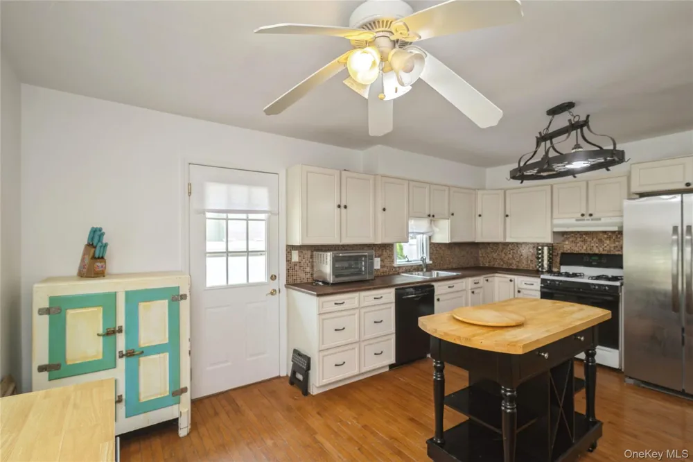 12 Larry Road Selden, NY 11784