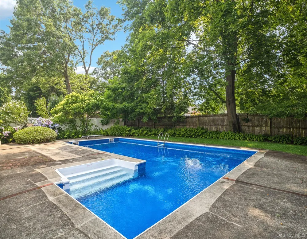 12 Larry Road Selden, NY 11784
