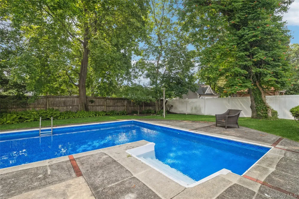 12 Larry Road Selden, NY 11784