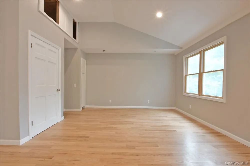 6 Southold Road Sound Beach, NY 11789