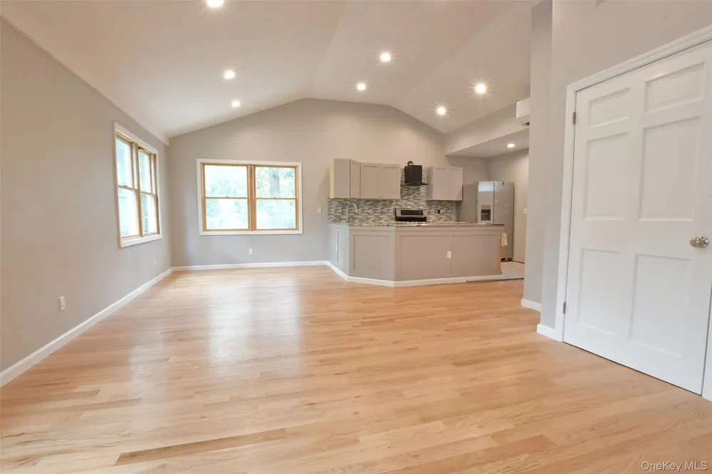 6 Southold Road Sound Beach, NY 11789