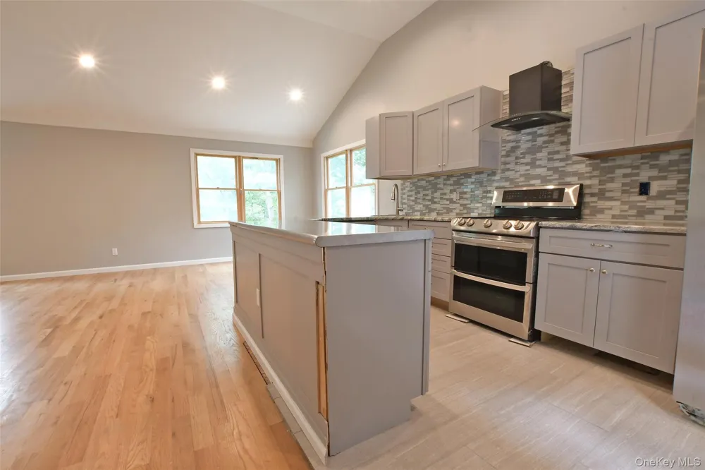 6 Southold Road Sound Beach, NY 11789