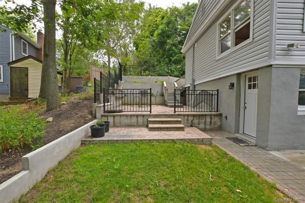 6 Southold Road Sound Beach, NY 11789