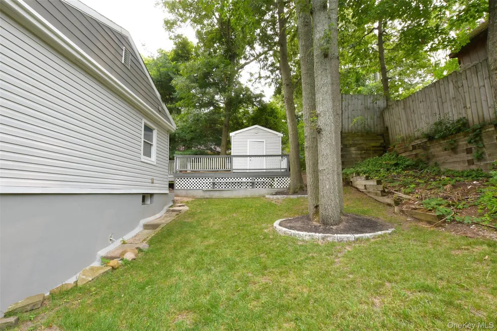6 Southold Road Sound Beach, NY 11789