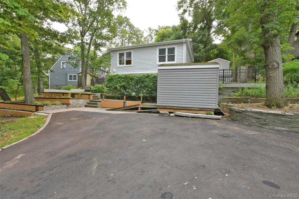 6 Southold Road Sound Beach, NY 11789