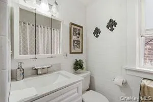 953 E 227th Street Bronx, NY 10466