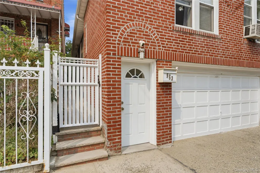 953 E 227th Street Bronx, NY 10466