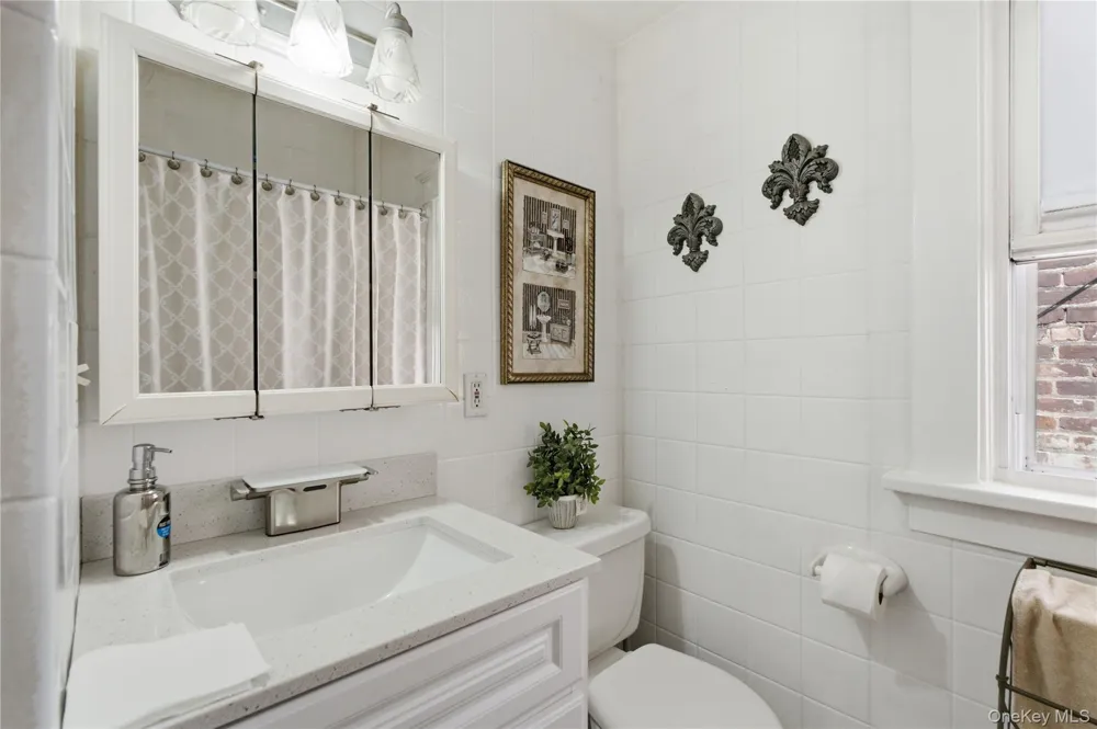 953 E 227th Street Bronx, NY 10466