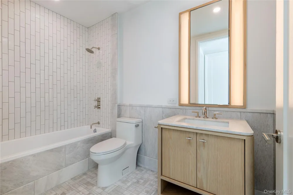 4 Lighthouse Landing #305 Sleepy Hollow, NY 10591