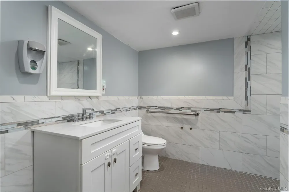 70 Massachusetts Avenue Bay Shore, NY 11706