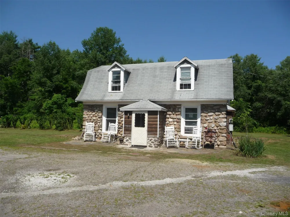 971 Us Route 209 #unit B Cuddebackville, NY 12729
