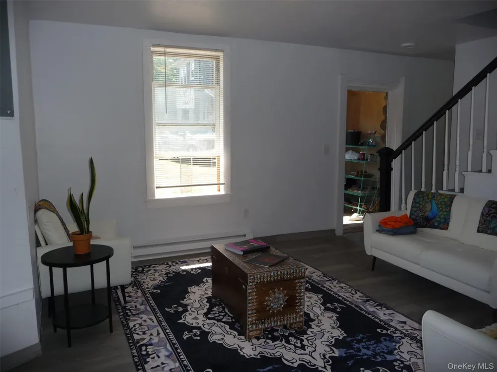 971 Us Route 209 #unit B Cuddebackville, NY 12729