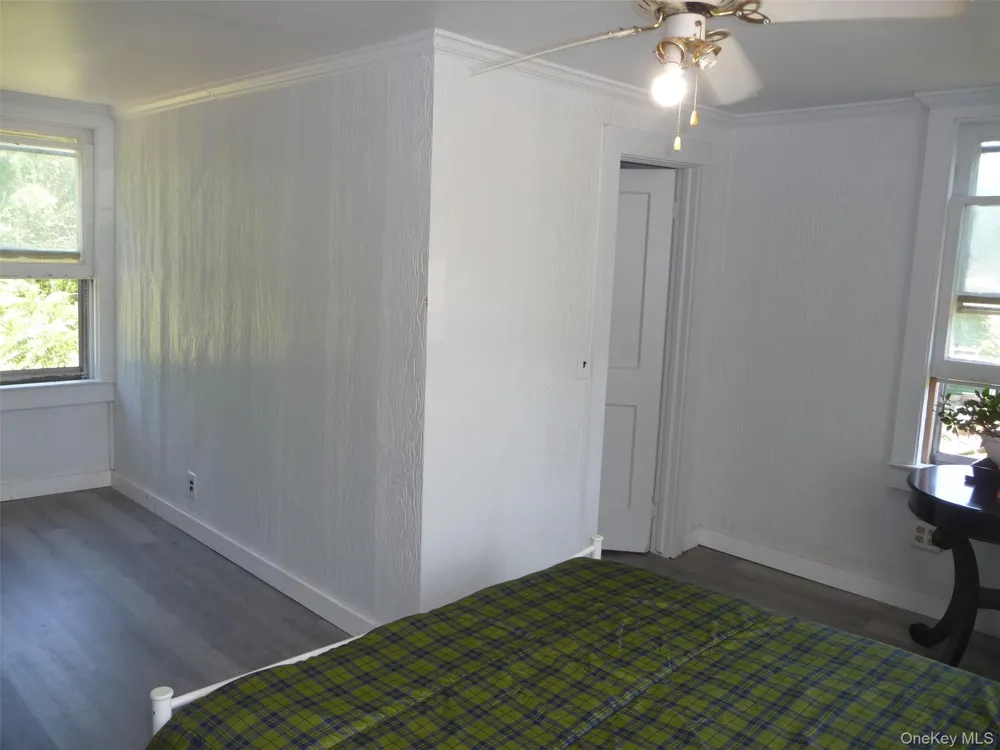 971 Us Route 209 #unit B Cuddebackville, NY 12729