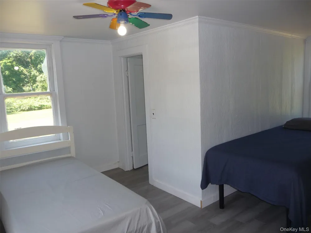 971 Us Route 209 #unit B Cuddebackville, NY 12729