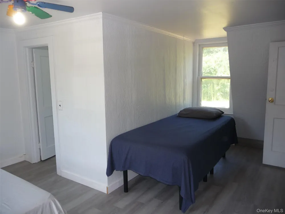 971 Us Route 209 #unit B Cuddebackville, NY 12729