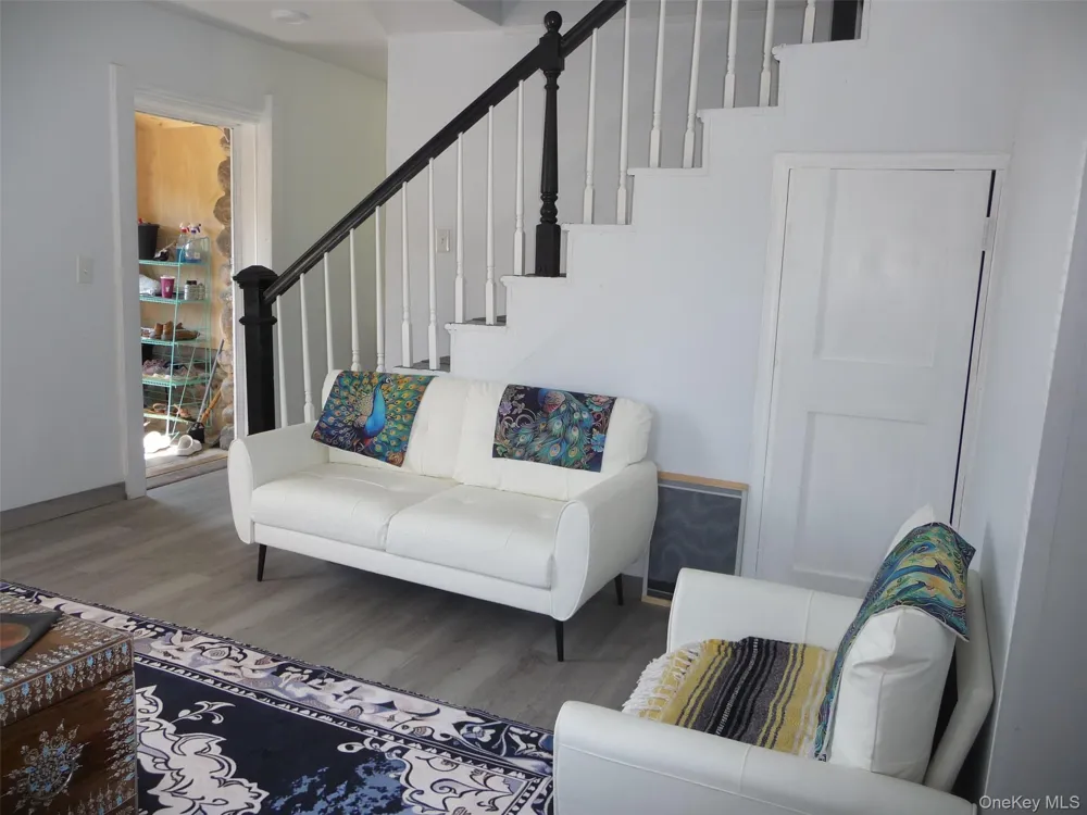 971 Us Route 209 #unit B Cuddebackville, NY 12729