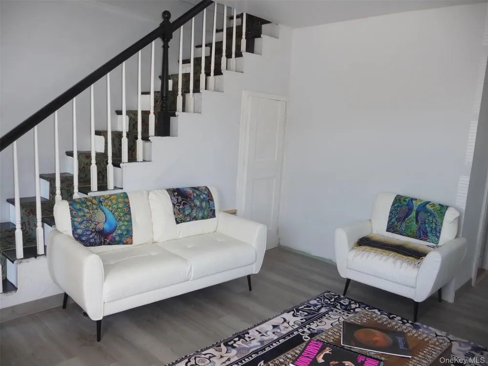 971 Us Route 209 #unit B Cuddebackville, NY 12729