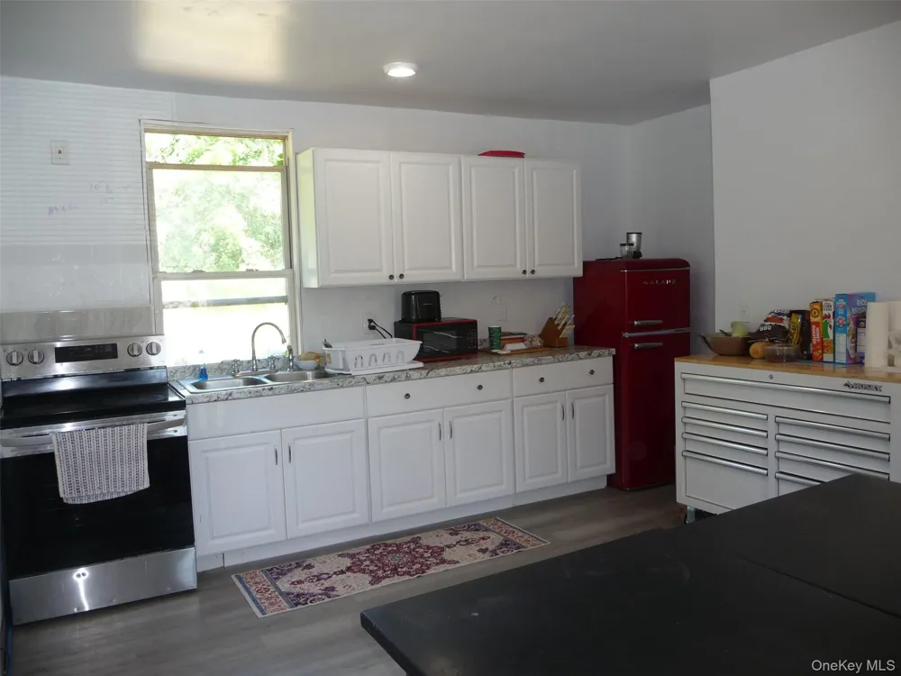 971 Us Route 209 #unit B Cuddebackville, NY 12729