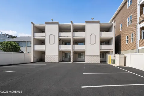 45 Sampson Avenue #9